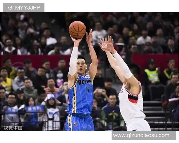 林书豪带领球队逆转胜出，成为赛场焦点